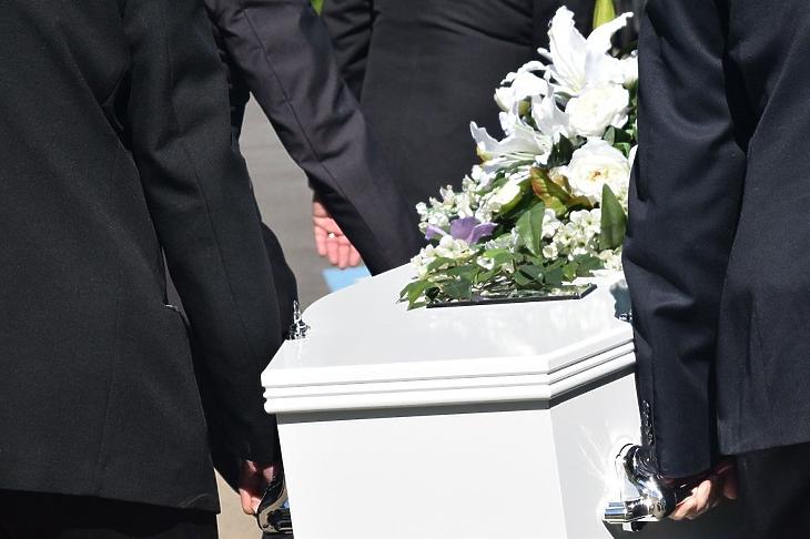 Megemelné a temetés árát a fővárosi önkormányzat