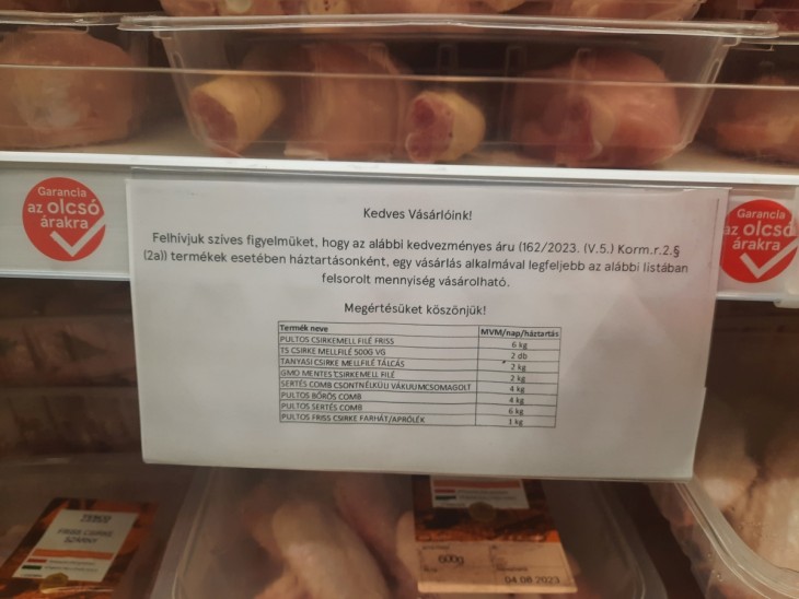 Nem lehet akármennyit venni baromfi- és sertéshúsból a Tescóban. Fotó: Privátbankár