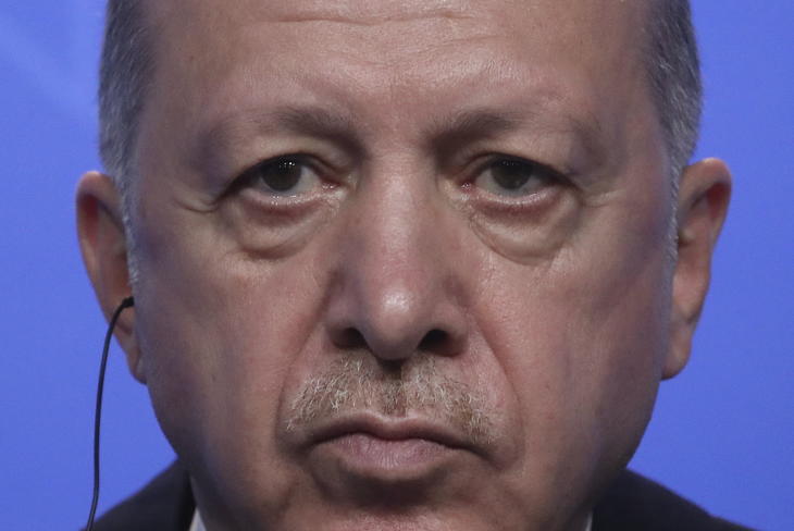 A Balkánon is nyomul Erdogan. Fotó: MTI/AP/Reuters pool/Yves Herman