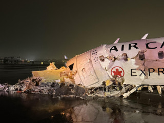Mindkét pilóta meghalt a New York-i reptéren, rengeteg a sérült
