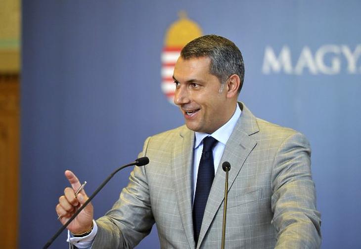 Lázárra bízta a dohányt Orbán Viktor - új pozíciót kap