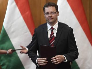 Adócsökkentéseket lengettek be Varga Mihályék 