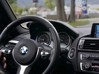 A BMW sem örülhet felhőtlenül az idei eladási számainak