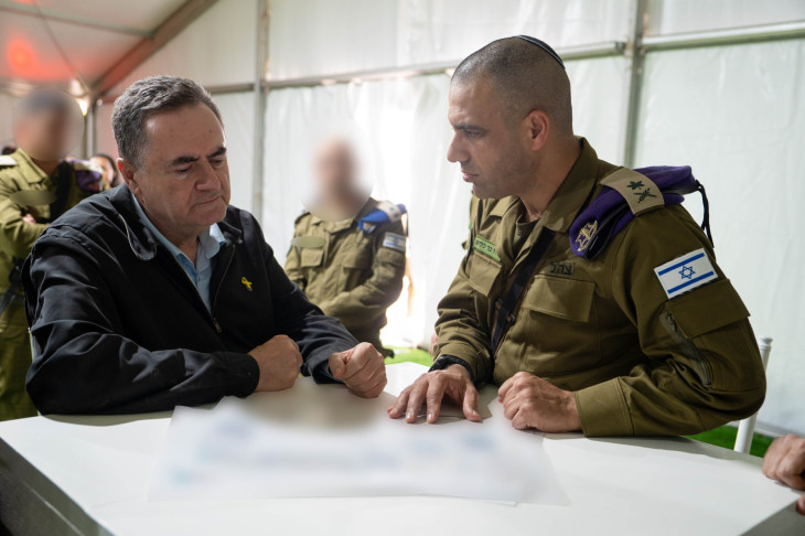 Jiszráel Kac izraeli hadügyminiszter fellépésében még vannak homályos foltok