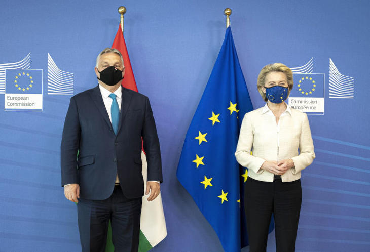 Váratlan fordulat: von der Leyen ma este Budapesten tárgyal Orbán Viktorral