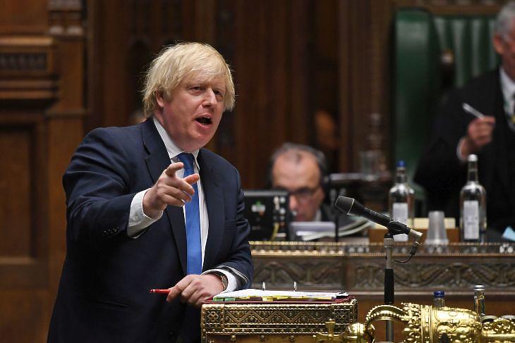 Boris Johnson brit kormányfő a brit parlamentben Londonban 2020. június 17-én. EPA/JESSICA TAYLOR