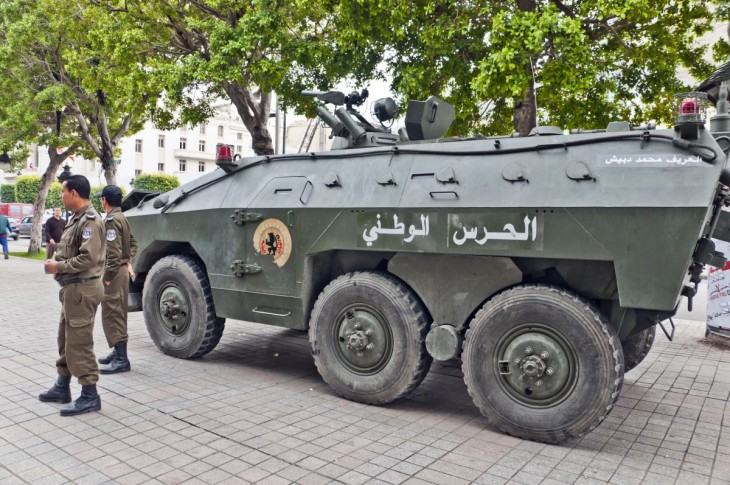 A tunéziai katonák csak a saját határaikat figyelik. Fotó: Depositphotos