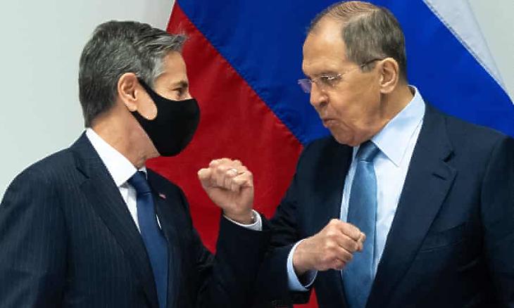 Blinken és Lavrov a tájékoztatóra készül (Fotó: Saul Loeb/AFP/Getty Images)