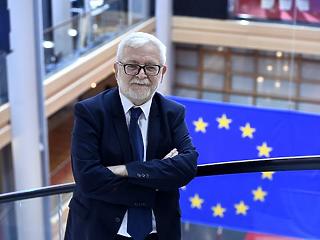 „A magyar diplomatákkal Brüsszelben sem osztanak meg bizalmas információt” – interjú Ara-Kovács Attila EP képviselővel
