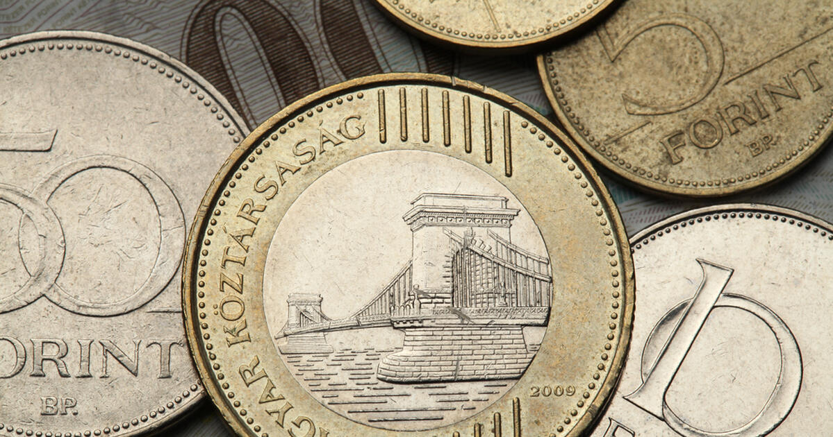Hitetlenkedve bámulunk, ma is mi történik a forinttal
