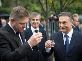 Robet Fico és Orbán Viktor 2012-ben. Fotó: Facebook /Orbán Viktor