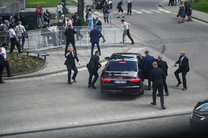 Rálőttek a szlovák kormányfőre