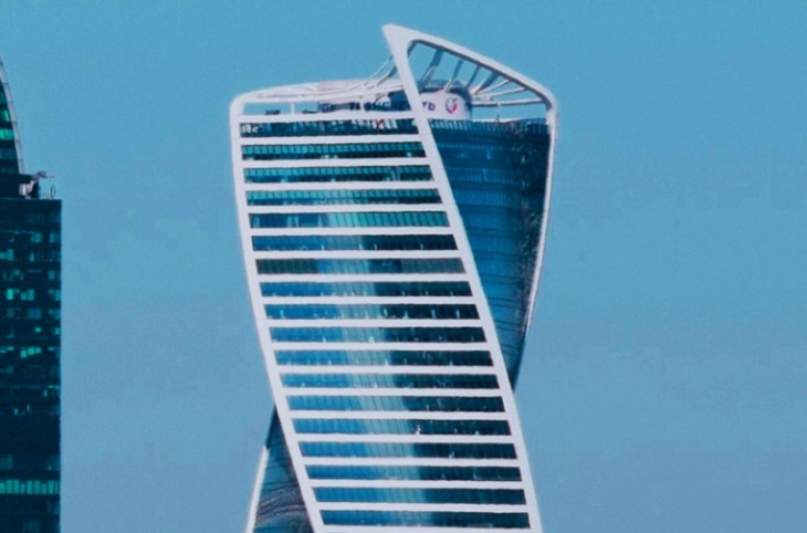 A Transznyefty székházán is sok az ablak