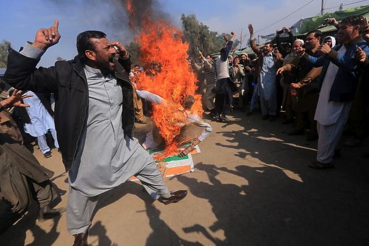 Egymásnak ugrott a két atomhatalom: megbékél-e India?