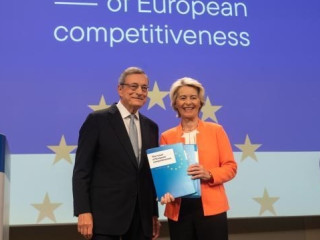 Ursula von der Leyen és Mario Draghi