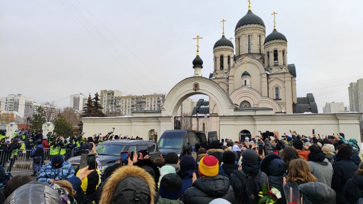 Tömeg Alekszej Navalnij temetése előtt, Moszkva, 2024. március 1. Fotó: X/Moscow Times