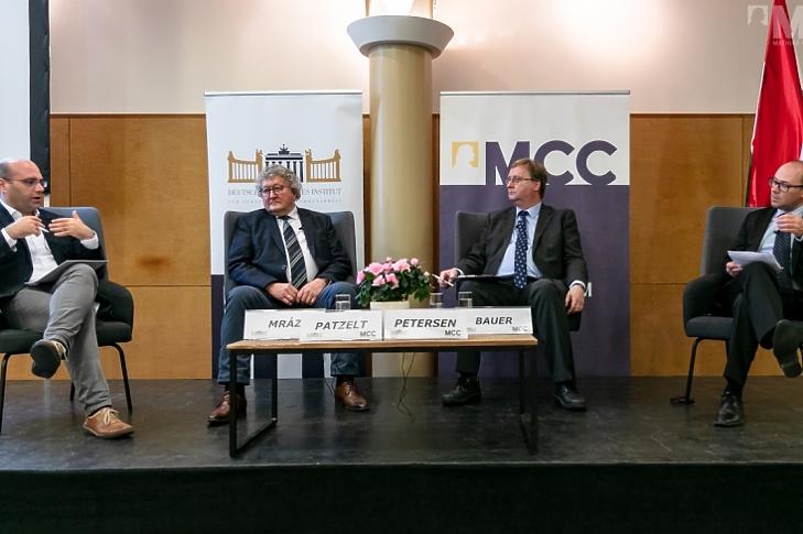 A Mathias Corvinus Collegium rendezvénye 2021. szeptember 14-én Budapesten.  Thomas Petersen (balról a harmadik) úgy érzi, hogy fel akarták használni. (Fotó: MCC)