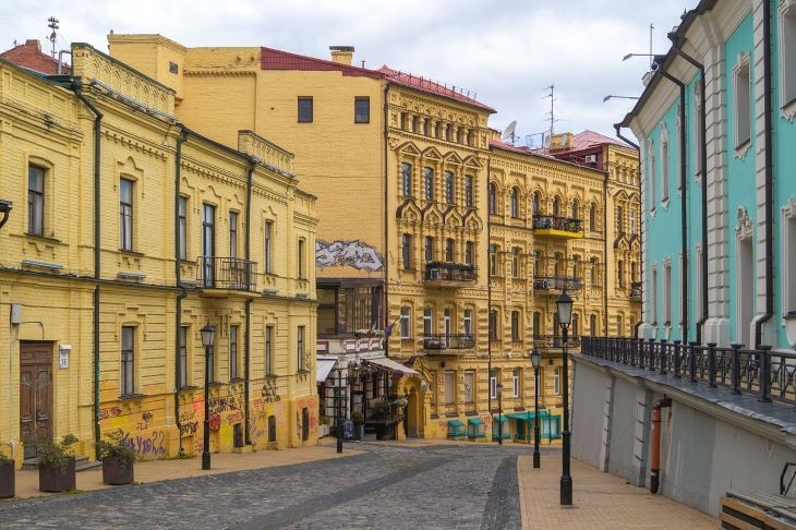 Régi képen Kijev egyik ikonikus utcája a belvárosban. Itt az átlagosnál kicsit magasabbak az árak. Fotó: Pixabay