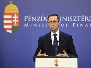 Varga Mihály szerint a gyenge forint tehet a magas inflációról 