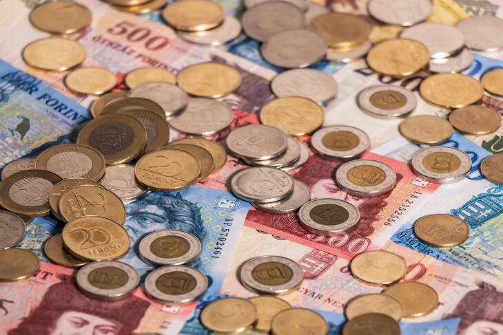 A forint benézte az óraátállítást – még nagyon kászálódik