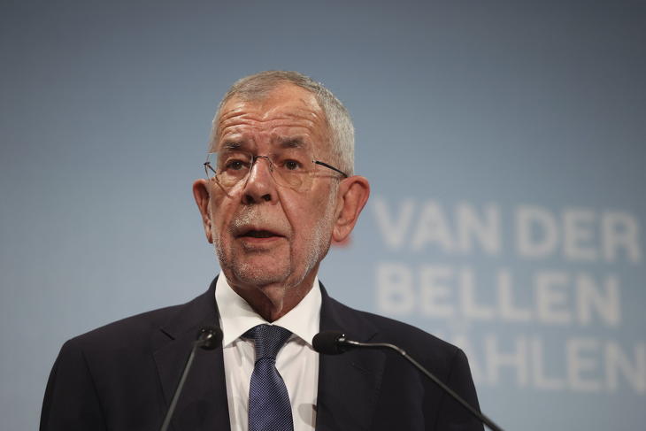 Újraválasztották Alexander Van der Bellen osztrák elnököt. Fotó: MTI/AP/Theresa Wey