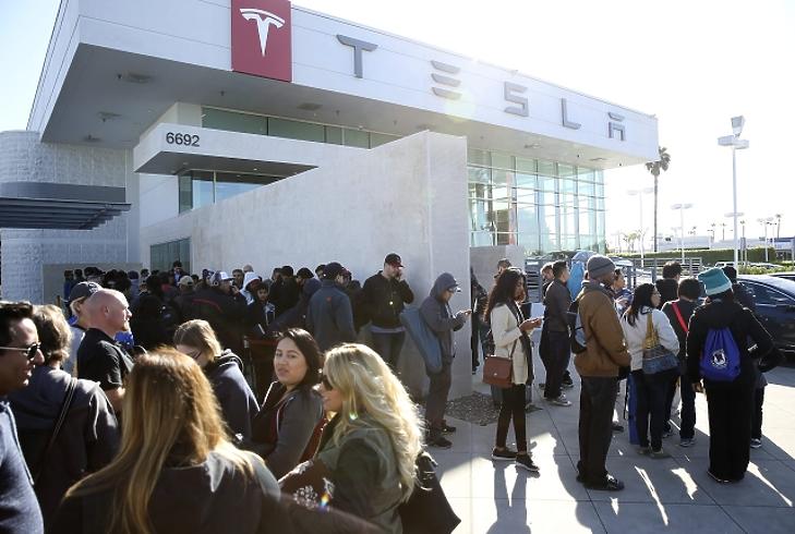 Árat emel a Tesla Kínában 