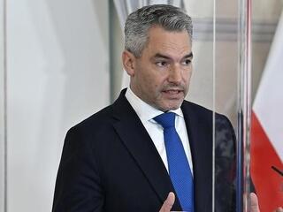 Az osztrák kancellár a telekommunikáció erősebb állami megfigyelését szorgalmazza