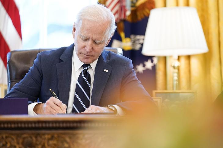 Korszakos jelentőségű tettet hajtott végre Joe Biden