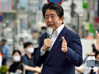 Lelőtték Sinzo Abe volt japán kormányfőt