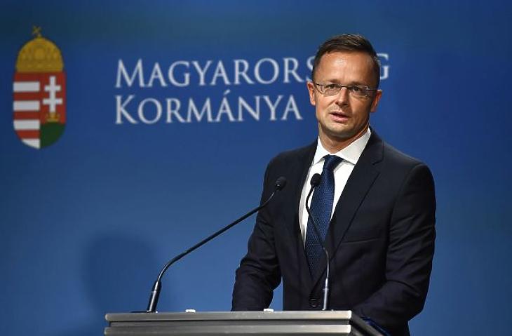 Fogat fogért: kiutasítana egy ukrán konzult Szijjártó