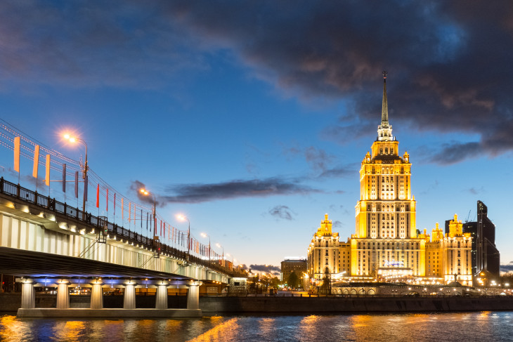 Az egykori Hotel Ukraina ma luxusszálloda, Európa legmagasabb hotelje