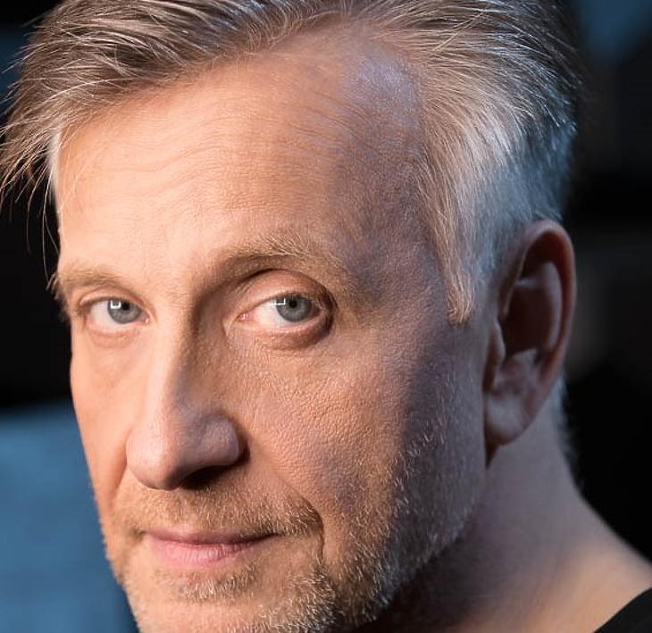 A stream a veszélyhelyzet után is velünk marad  - videóinterjú Mácsai Pállal