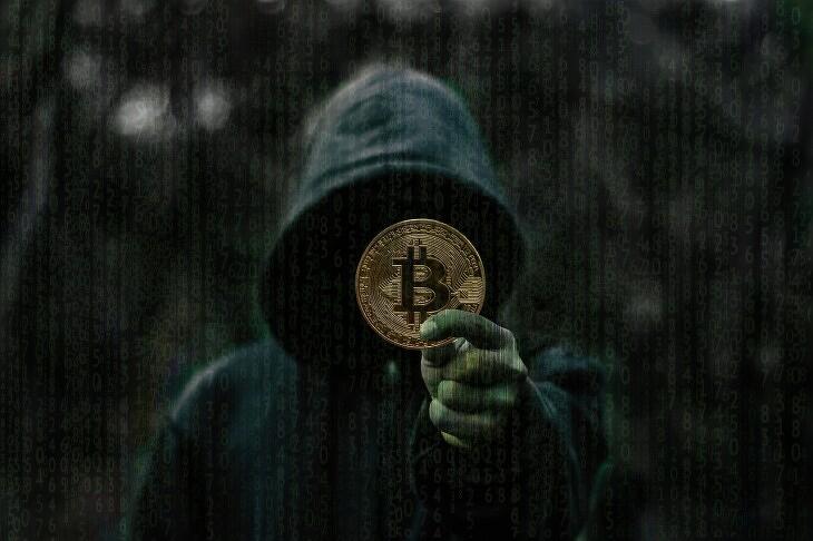 Bitcoinban fizetik le az oroszok, akit csak lehet