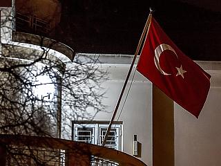 Egy reszketeg kártyavár áll a török dzsihád mögött