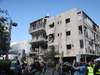 Négy embert ölt meg egy  iráni rakéta Izraelben, Libanonban egyre több egészségügyi intézményt támad Izrael