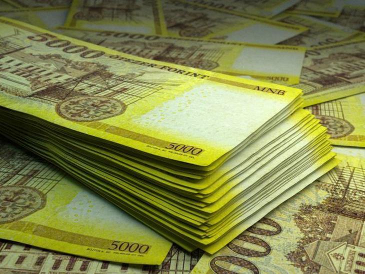 Betonba ragadt a forint