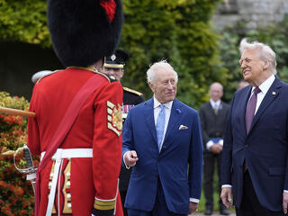 Évtizedek óta nem látott vendéget fogad Trump