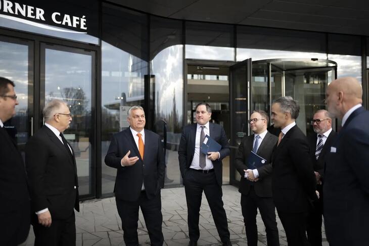 Pénzpumpálással készül Orbán Viktor 2026-ra?