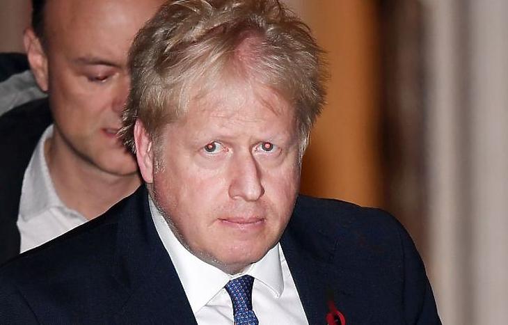 Indul a buli a briteknél: újabb kemény menetre számíthat Boris Johnson