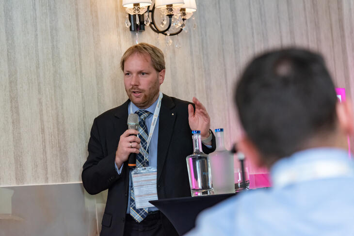 Csak úgy tűnik, hogy nincs, de Európának is lehet aduásza