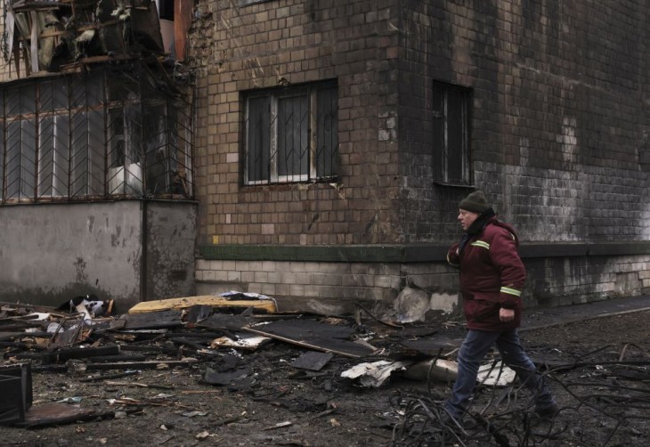 Orosz rakétatámadásban megrongálódott lakóépület Kijevben 2024. január 23-án. Fotó: MTI/EPA/Oleh Petraszjuk