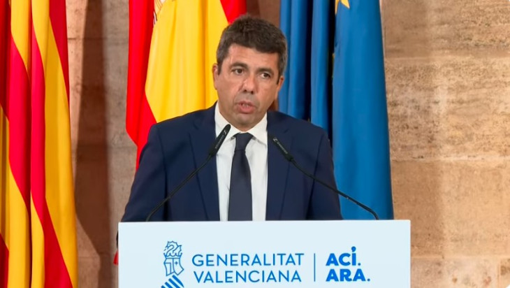 Carlos Mazón elismerte a hibáit, de kritizálta a központi kormány hiányosságait is