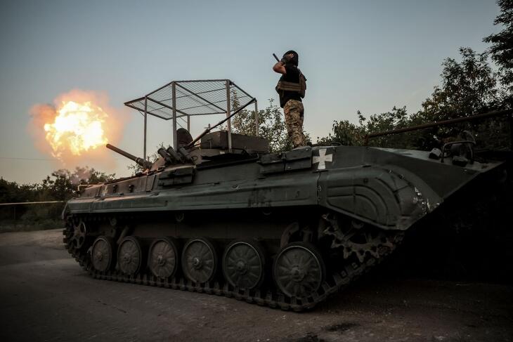 Fáradt és elégedetlen katonákat látott egy magyar újságíró a kelet-ukrajnai fronton