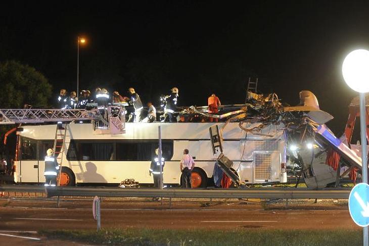 Őrizetbe vették a durva buszbalesetet okozó sofőrt