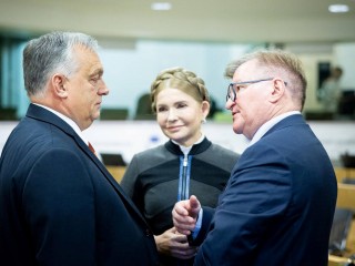 Orbán Viktor kormányfő és Julija Timosenko a kereszténydemokrata internacionálé ülésén Brüsszelben 2023. november 14-én. Fotó: Facebook/Orbán Viktor    