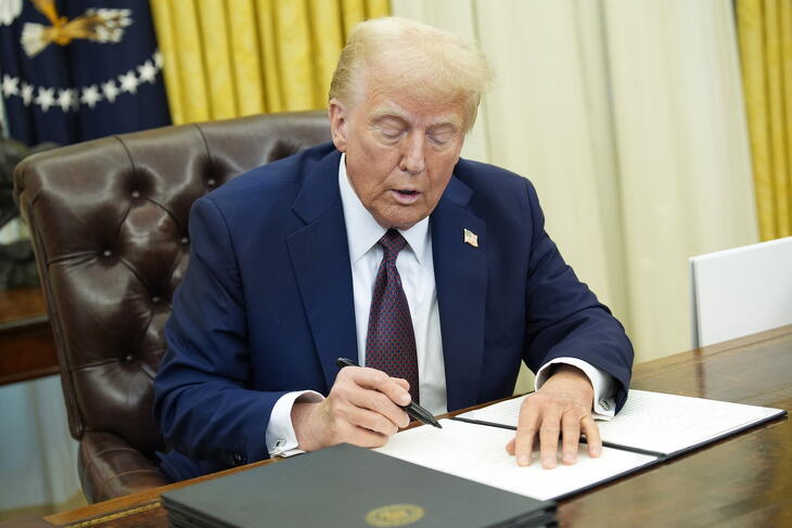 Furcsát léptek Donald Trumpék: üzenet Kínának? 