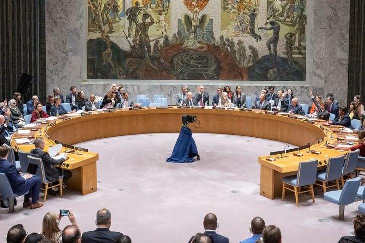 Az ENSZ Biztonsági Tanácsa szavaz a gázai helyzettel kapcsolatban New Yorkban 2023. október 25-én - ugyan a testület nem ítélte el Izraelt, a diplomácia nyomás fokozódik a zsidó államon. Fotó: ENSZ/Eskinder Debebe