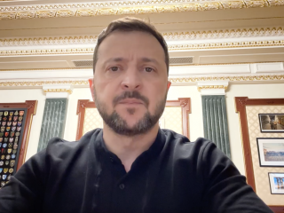 Az ukrán elnök Volodimir Zelenszkij gyakran szól népéhez és a világhoz