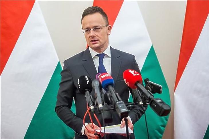 Szijjártó Péter szerint Magyarország olyan jelentős szerepet vállal a NATO működésében (MTI Fotó - Balogh Zoltán)