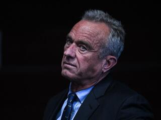 „Veszélyezteti az amerikai nép egészségét” – Robert Kennedy Jr. egészségügyi minisztert Bernie Sanders szenátor lemondásra szólította fel
